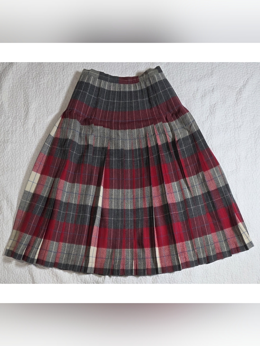 Vintage In'n Out Red Gray Plaid Pleated Skirt